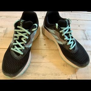 Ladies Adidas Aerobounce Sneakers-8.5